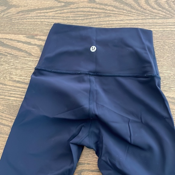Lululemon 7/8 navy blue leggings. Worn once ! Size 2 - Picture 4 of 5